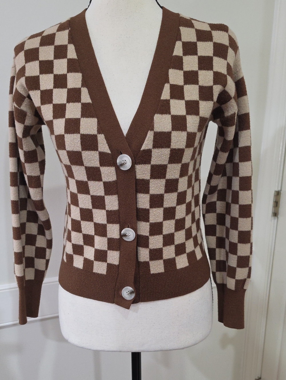 Willow & Wind Brown & Cream Checkerboard Cropped Cardigan Sweater - Size Small